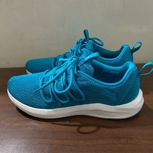Woman’s Puma SoftFoam